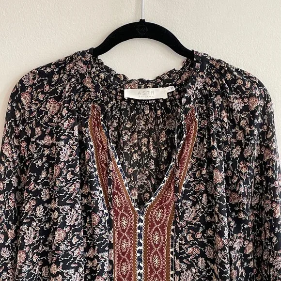 ASTR - Clara Tie Neck Peasant Blouse - Size Small - Picture 3 of 6